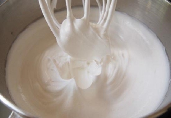 đánh bông lòng trắng trứng