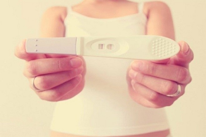 Cách dùng bút thử thai thật đơn giản. 