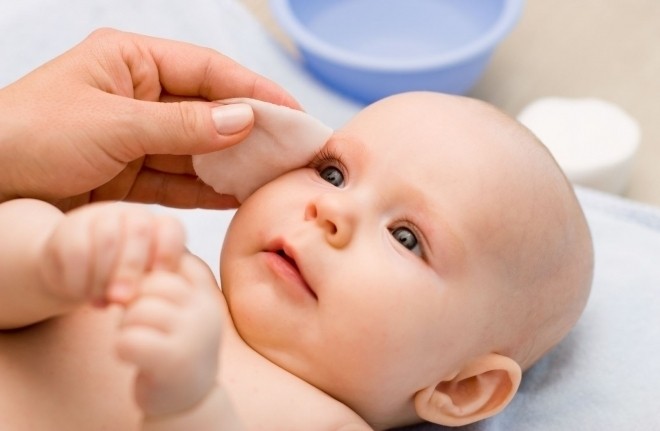Cách lau người hạ sốt