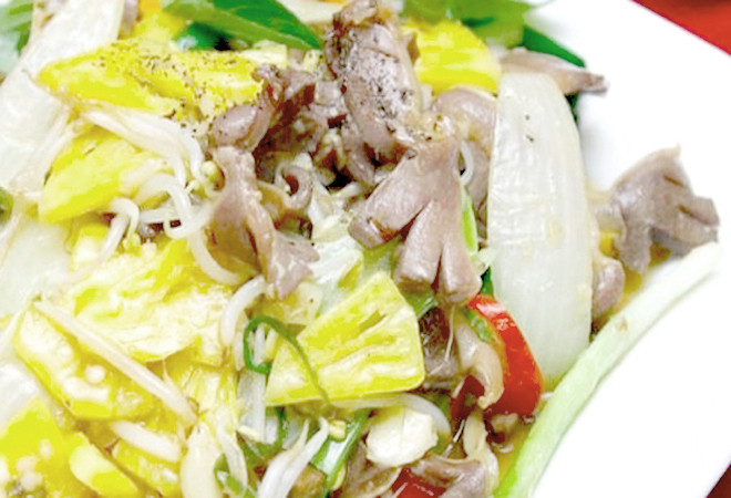 Lòng gà xào dứa