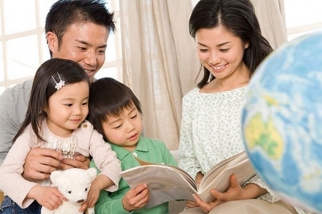 Ba mẹ có vai trò quan trọng trong quá trình phát triển tâm lý trẻ lên 4