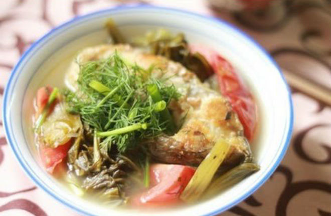 Canh cá chép nấu dưa cải muối
