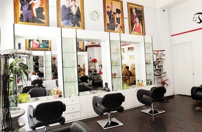 uon-toc-o-dau-dep-tphcm-salon-hollywood