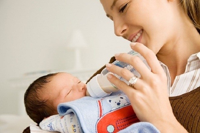máy hút sữa unimom chính là giải pháp hữu hiệu chăm sóc và bảo vệ sức khỏe bé yêu