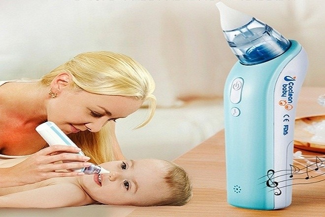 sử dụng máy hút mũi đúng cách bố mẹ sẽ giúp mũi bé thông thoáng dễ chịu tránh viêm nhiễm