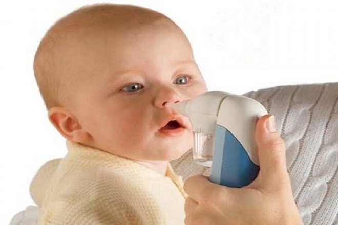 có nên mua máy hút mũi cho bé không là câu hỏi được rất nhiều bậc phụ huynh quan tâm