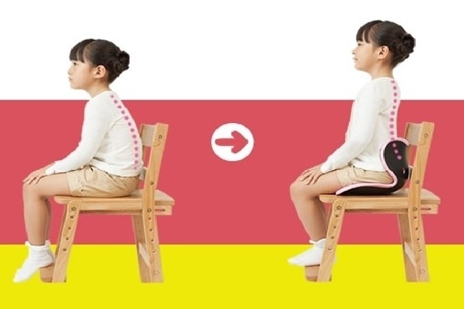 trẻ ngồi thẳng lưng