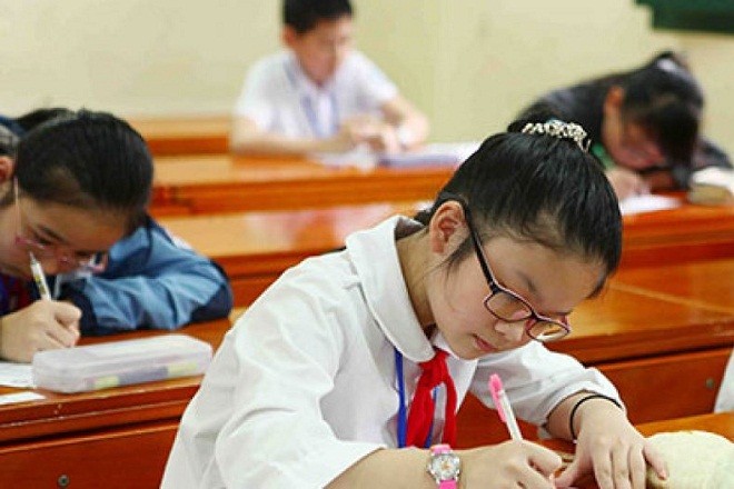 trẻ cận thị học đường