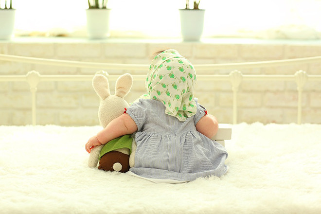 Luôn chú ý đến con để phát hiện những biểu hiện bất thường nếu có.