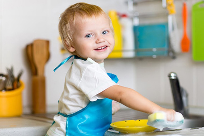 Hướng dẫn con làm những việc cụ thể