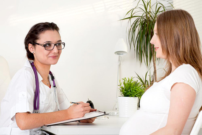 Bà bầu và bác sỹ
