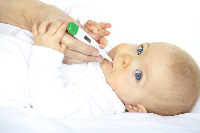 Bé bị sốt sau tiêm ngừa lao