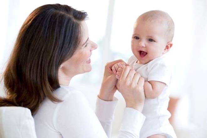 Mẹ nên cho bé học hát bắt đầu bằng những câu đơn giản