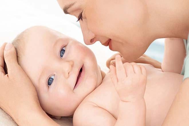 Chăm sóc da bé cẩn thận