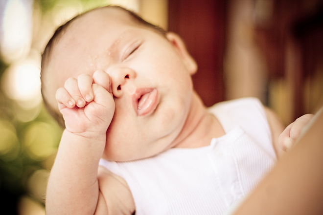 Dấu hiệu mệt mỏi và giấc ngủ ở trẻ liên quan mật thiết