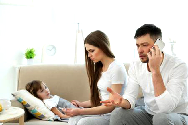 Tham khảo ý kiến của dược sỹ hoặc bác sỹ nếu bạn cho trẻ uống nước bù điện giải.