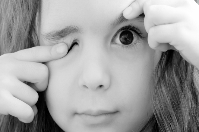 Khuyến khích trẻ thường xuyên giải lao khi dùng thiết bị công nghệ.