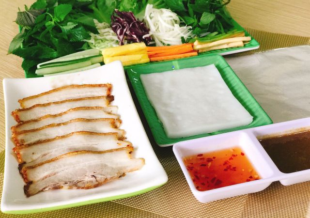 bánh tráng cuốn thịt heo
