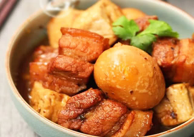 thịt kho nước dừa