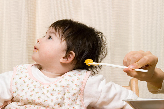 Trẻ biếng ăn bà mẹ nào cũng gặp phải