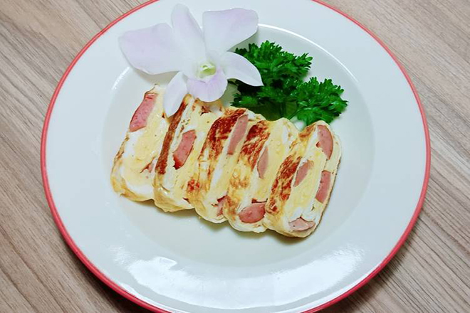 Trứng cuộn xúc xích