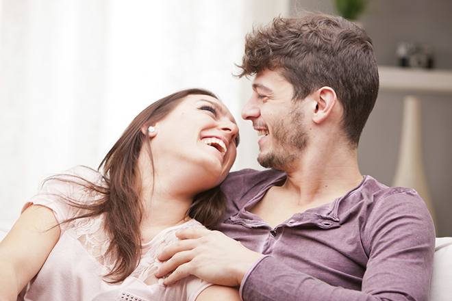 Thời điểm quan hệ và tư thế cũng nên được vợ chồng bạn lưu ý.