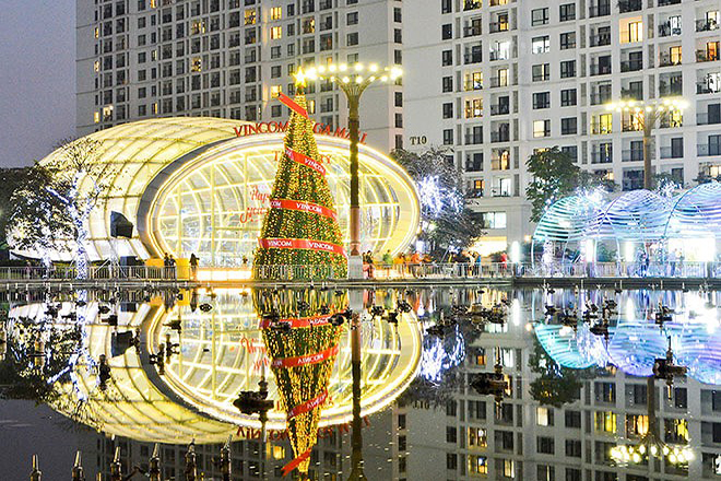 Trung tâm TM Times City được trang hoàng cầu kỳ để đón Giáng sinh.