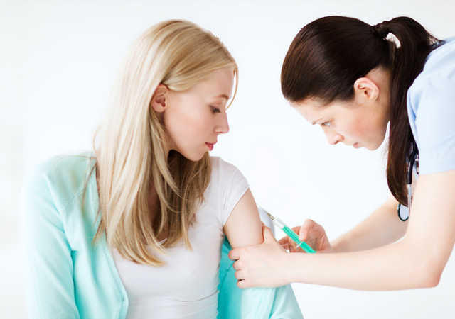 tiêm vaccine