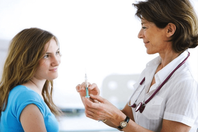 Tiêm vaccine tại trung tâm y tế uy tín là cần thiết với chị em