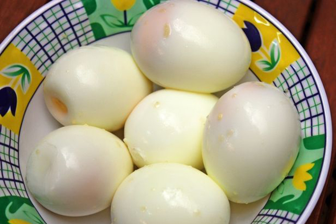 Trứng gà luộc