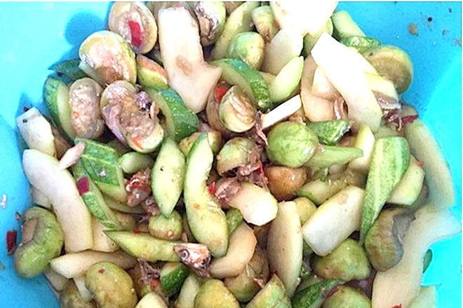 Trộn cà pháo đu đủ với mắm nêm