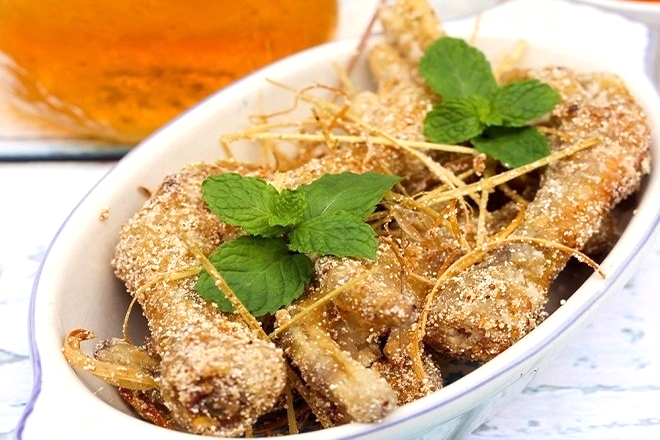 Chân gà rang muối