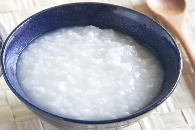 Cháo trắng cho bé