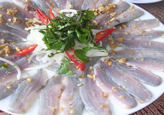 thức ăn còn sống