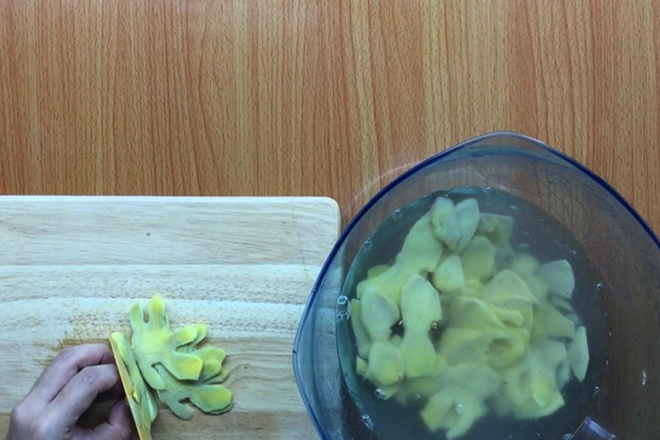 Ngâm gừng trong nước