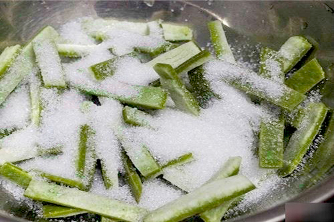 Ngâm vỏ bưởi với đường 4 6 tiếng