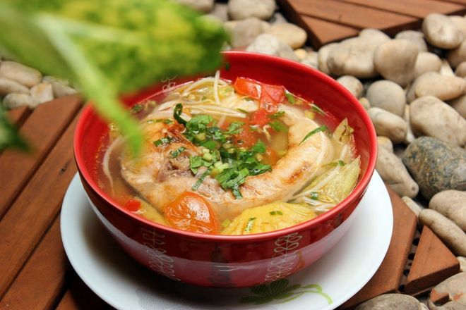 Tô canh chua cá hấp dẫn