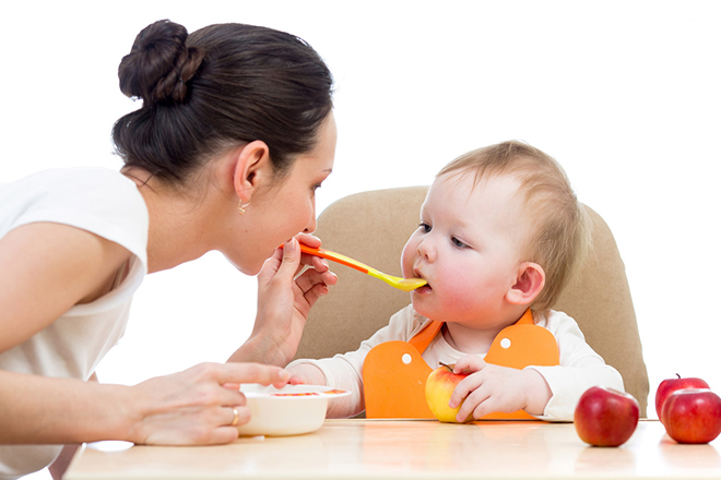 Chế độ dinh dưỡng cho bé 9 tháng tuổi rất quan trọng
