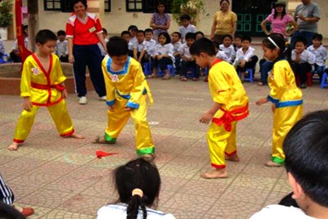 Trò chơi Cướp cờ luôn khiến cho trẻ cảm thấy hứng thú