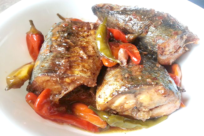 Cá nục kho