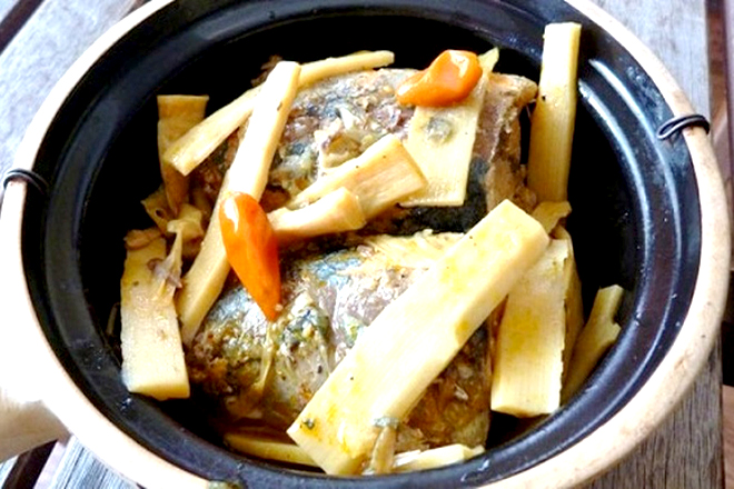 Cá nục kho măng tươi