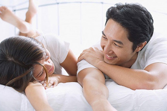 vợ chồng vui vẻ