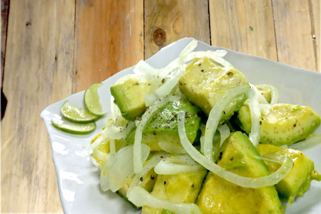 Salad bơ đơn giản