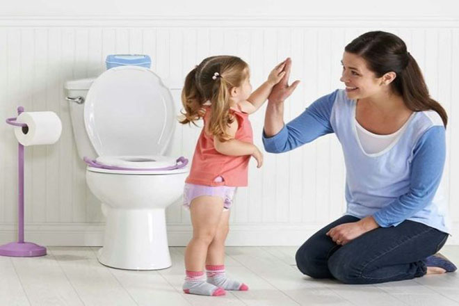 Trẻ 3 tuổi tự đi vệ sinh