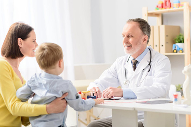 Tìm hiểu thông tin về vaccine trước khi tiêm