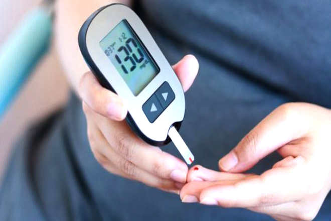 Mẹ bầu test đường huyết