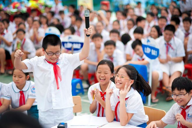 Tình cảm bạn bè phát triển trong tâm lý trẻ tiểu học