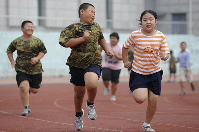 Khuyến khích trẻ vận động