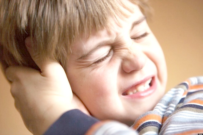 Dấu hiệu trẻ bị viêm tai giữa