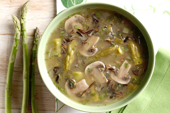 Canh măng tây nấu nấm
